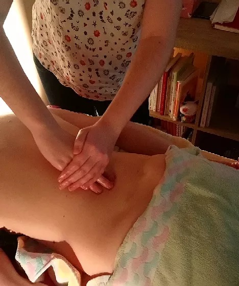 Réflexologie praticienne Reiki Lyon: massage-du-dos
